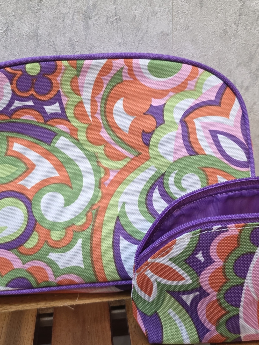 Clinique Purple Floral Pattern Women’s Cosmetic Bag Set